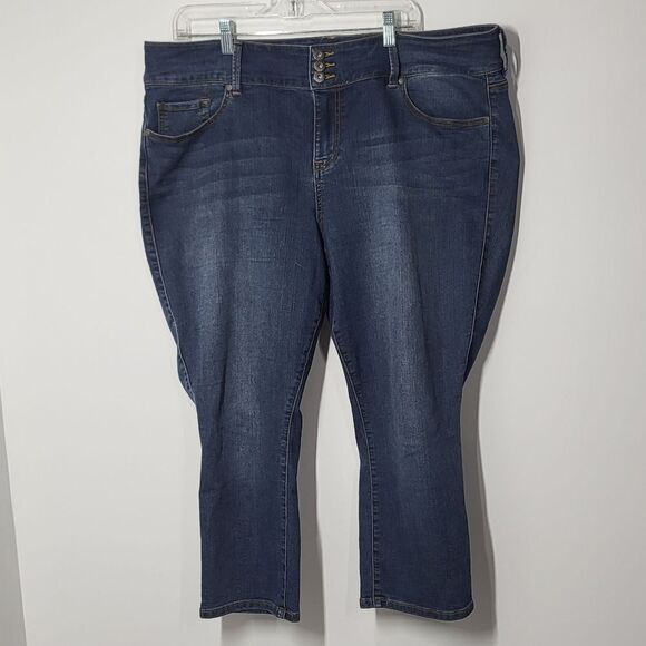 Plus Size Torrid Denim Jean Capris - Picture 2 of 8